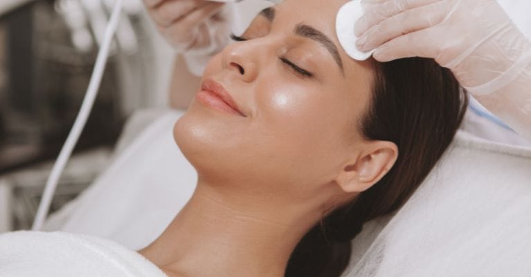 Szépség és relaxáció: A szépségszalon élménye Érden